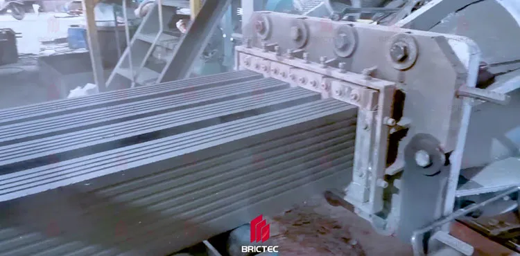 Baksteenproductiemachines Middelgrote Twee-traps Vacuüm Extruder voor Kleibakstenen en Tegels 4